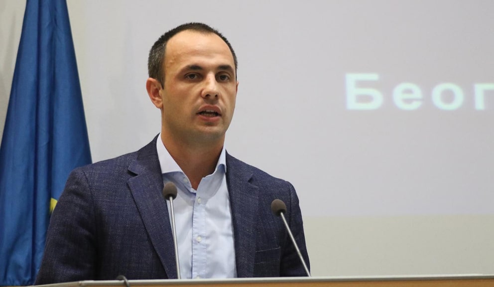 Iz "Ajmo ljudi" složno: Prvo sačekati da se završi ovaj izborni proces, pa onda stav o prevremenim izborima 1 Iz "Ajmo ljudi" složno: Prvo sačekati da se završi ovaj izborni proces, pa onda stav o prevremenim izborima 1