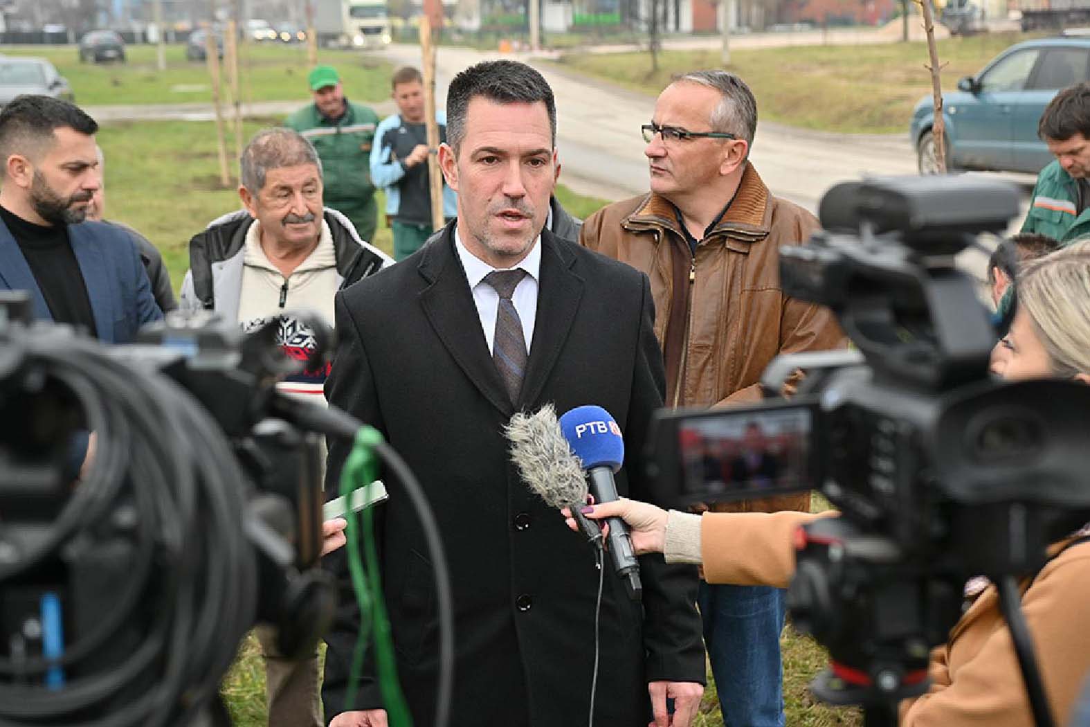 "Najdugovečniji" lokalni vladari ponovo izabrani na stare funkcije: Da li je Žika Milosavljević patentirao recept? 8 "Najdugovečniji" lokalni vladari ponovo izabrani na stare funkcije: Da li je Žika Milosavljević patentirao recept? 7
