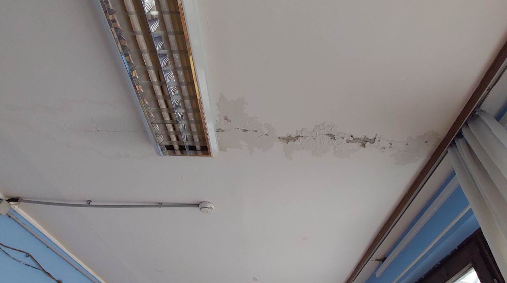 Prokišnjava krov, a zidovi i plafoni su mokri: Problemi prilikom rekonstrukcije vrtića u Zaječaru 1 Prokišnjava krov, a zidovi i plafoni su mokri: Problemi prilikom rekonstrukcije vrtića u Zaječaru 1