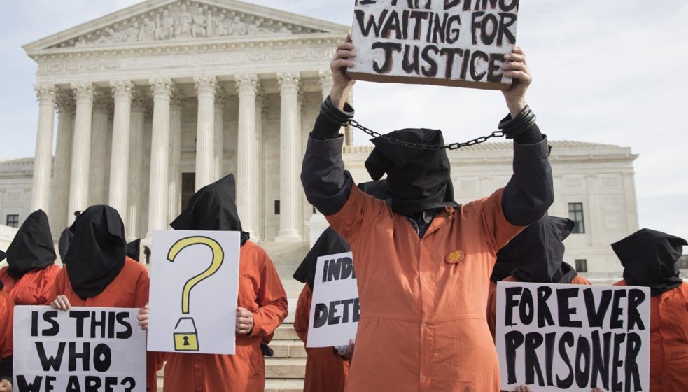 Šta znamo o pritvorskom centru u zalivu Gvantanamo gde će Tramp slati "vanzemaljce kriminalce"? 1 Šta znamo o pritvorskom centru u zalivu Gvantanamo gde će Tramp slati "vanzemaljce kriminalce"? 1