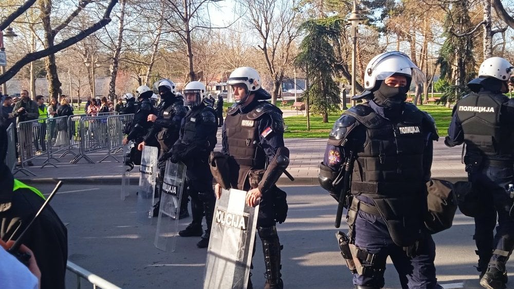 Protest u Nišu 21. marta "On je generator, uzalud preti": Nakon Vučićevog zahteva da se procesuiraju "napadači" na skupove vlasti, posebno oni iz Niša 4